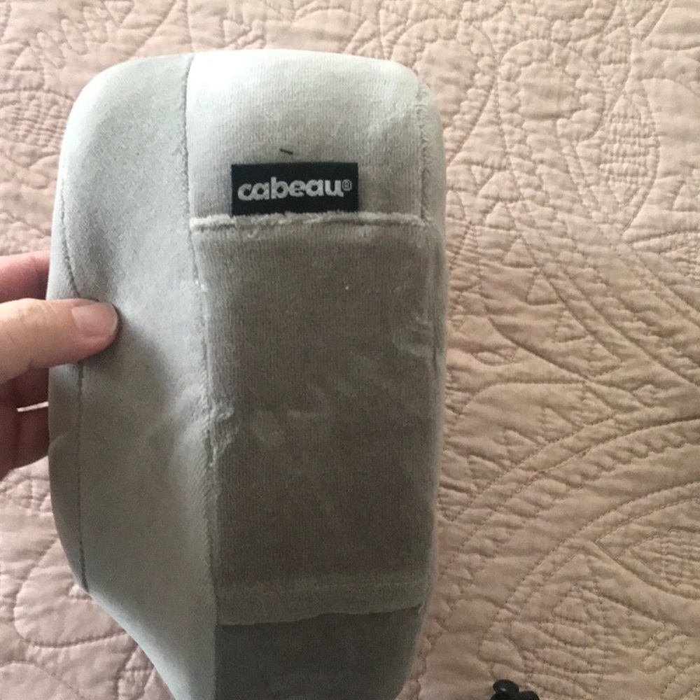 Cabeau Evolution Neck Pillow - Picture 5 of 6